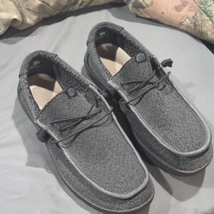 Men's Hey Dudes Sz 17